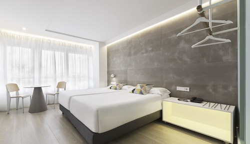 Habitación superior con 2 camas individuales