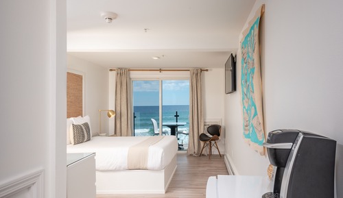 Ocean Front Queen, Room 6