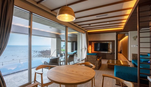 Suite junior (with private pool, New Bldg, PS type)