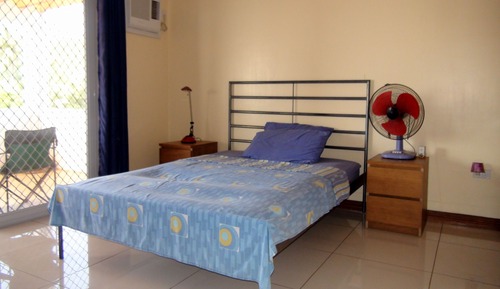 Habitación cuádruple estándar, 1 cama doble con sofá cama, vistas al jardín