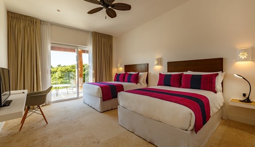 Double room with terrace and city view