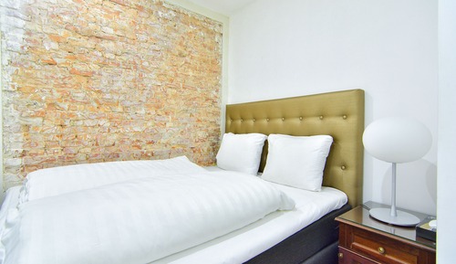 Habitación básica doble, 1 cama doble (without view)