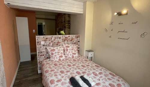 Habitación Confort doble, baño privado, vistas a la ciudad (Portigliolo)