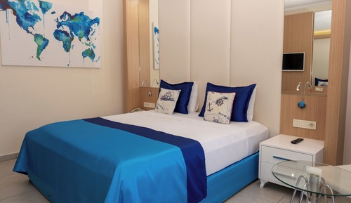Habitación clásica doble, balcón (DZB)