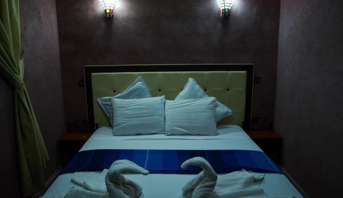 Habitación estándar con 1 cama doble o 2 individuales, 1 cama doble, baño privado