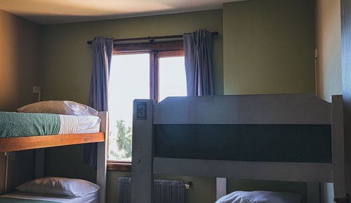 Dormitorio compartido estándar