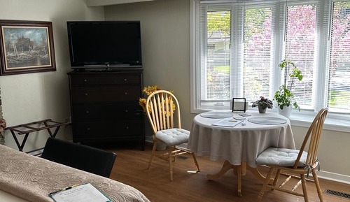 Suite, 1 King Bed, Algonquin