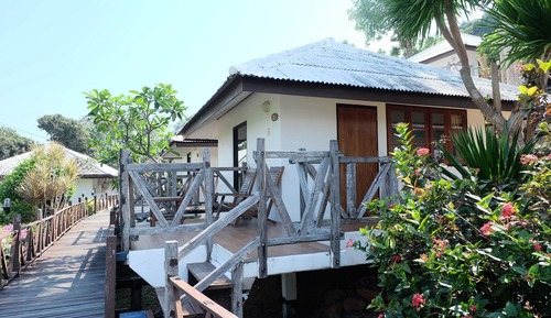 Deluxe Front Bungalow