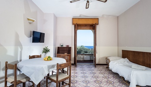 Apartamento estándar, 2 habitaciones, balcón, frente a la playa