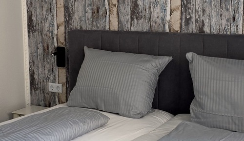 Habitación básica con 1 cama doble o 2 individuales, 2 camas individuales, no fumadores