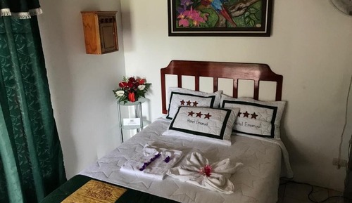 Habitación estándar con 1 cama doble o 2 individuales, 2 camas individuales, baño privado