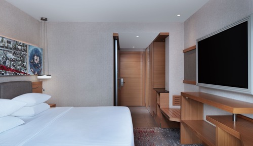 Habitación superior, 1 cama de matrimonio grande, vistas a la ciudad