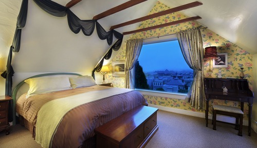 Habitación superior, 1 cama de matrimonio grande, chimenea, vistas a la ciudad (The View Room)