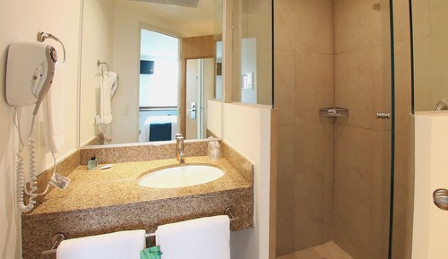 Habitación superior con 2 camas individuales, 2 camas individuales, vistas a la ciudad