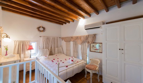 Casa romántica, varias habitaciones