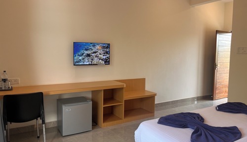 Habitación superior, 1 cama de matrimonio grande, balcón