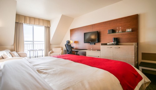 Habitación clásica, 1 cama de matrimonio grande con sofá cama, vistas al mar