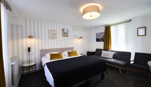 Comfort Room on the Historic Quarter or Bay Side