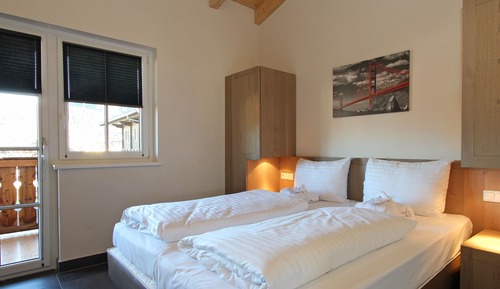 Deluxe Maisonette Apartment, 2 Bedrooms, Balcony, Mountain View (Excl. 163 EUR cleaning fee)