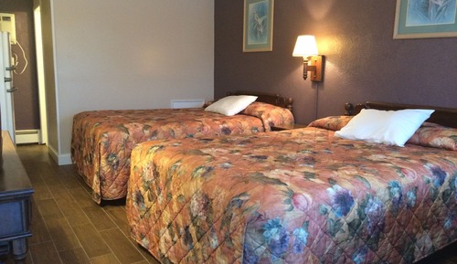 Habitación Deluxe, 2 camas de matrimonio, vistas a la piscina