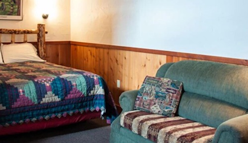 Traditional Cabin, 1 Queen Bed, Non Smoking, Mountain View