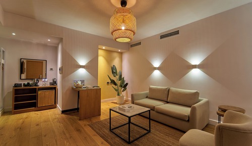 Superior King Suite