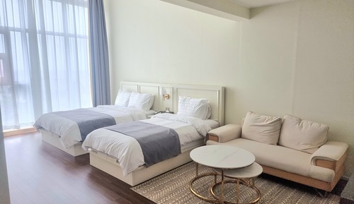 Rich Twin Room