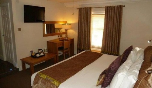 Deluxe Suite