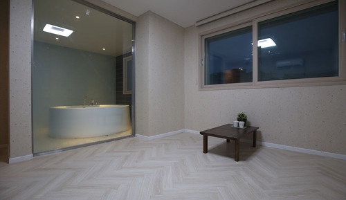 Habitación Deluxe (Ondol, Round Bubble Bath)
