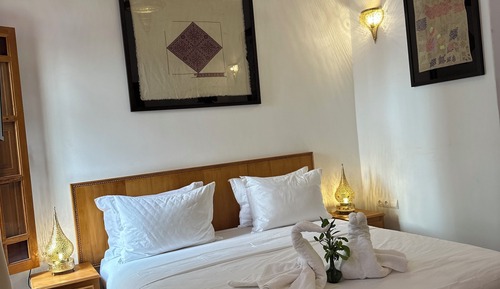 Habitación Deluxe con 1 cama doble o 2 individuales, vistas a la piscina