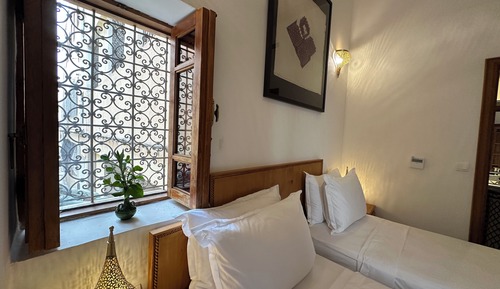 Habitación estándar con 1 cama doble o 2 individuales