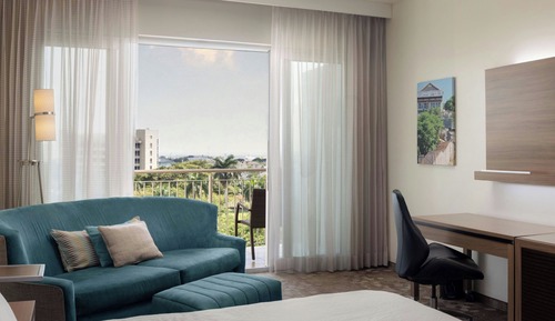 Habitación superior, 1 cama de matrimonio grande, no fumadores, vistas a la ciudad (Balcony)