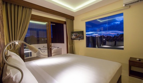 Suite, bañera de hidromasaje (Tokyo)