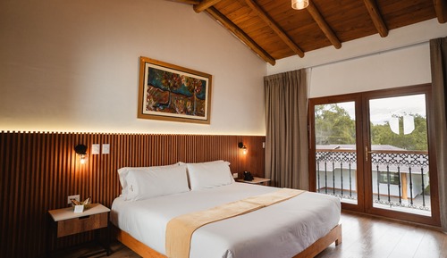 Superior Room, 1 King Bed