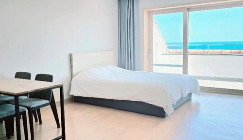 Suite familiar, vistas al mar (Clean Type)