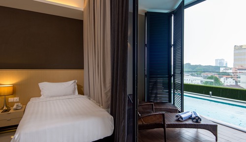 Suite (Poolside Suite Twin)
