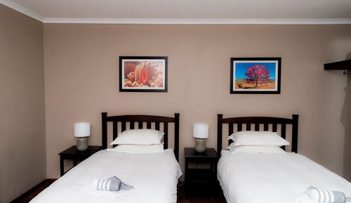 Habitación con 2 camas individuales