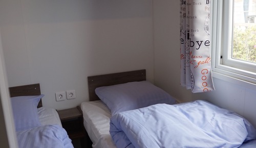 Casa móvil, 3 habitaciones, baño privado (Linen Excluded)