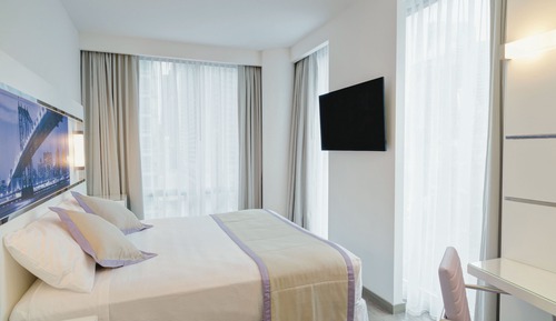 Deluxe Superior Room with Views, 1 king bed