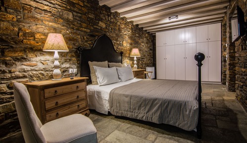 Cave Suite 2 Bedroom Sea View
