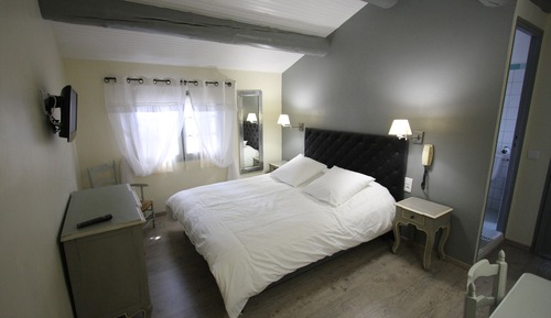 Habitación Deluxe doble, baño privado, vistas a la piscina (Grand Lit)