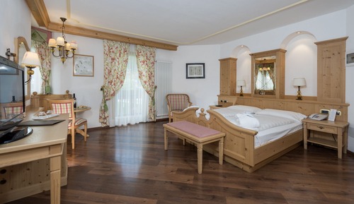 Habitación superior con 1 cama doble o 2 individuales