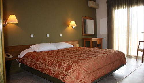 Habitación estándar con 1 cama doble o 2 individuales