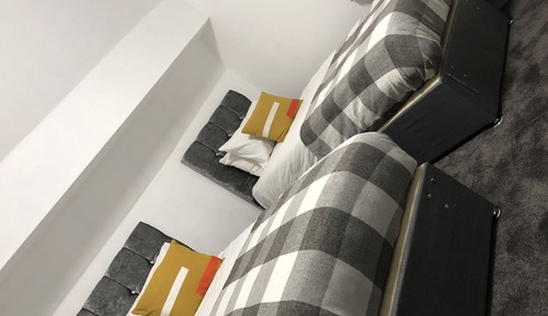 Habitación con 2 camas individuales, baño privado