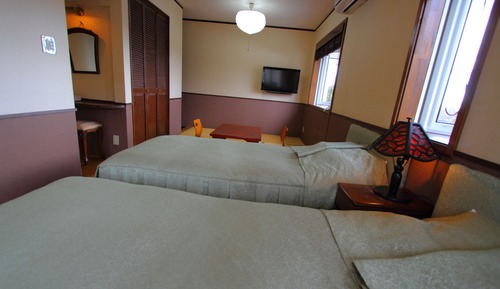 Habitación (Japanese Western Room)