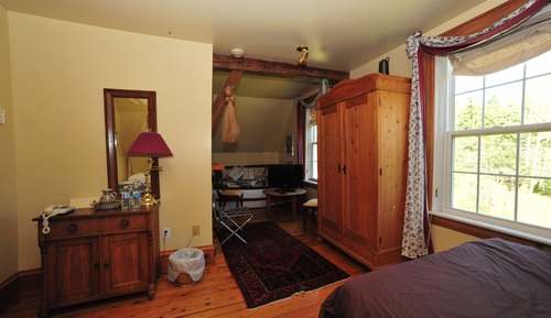 Habitación familiar (Two Double Beds and One Single Bed)