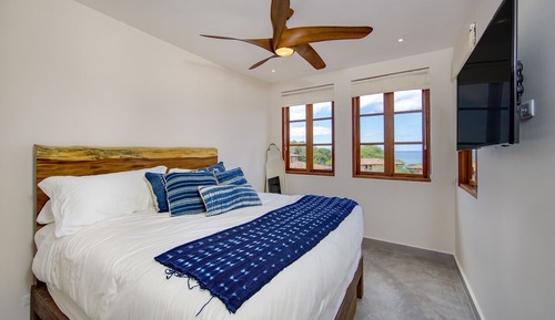 Apartamento Deluxe, varias camas, 2 baños, vistas al mar (32 Plaza Central | 2 BR | 2 BA)