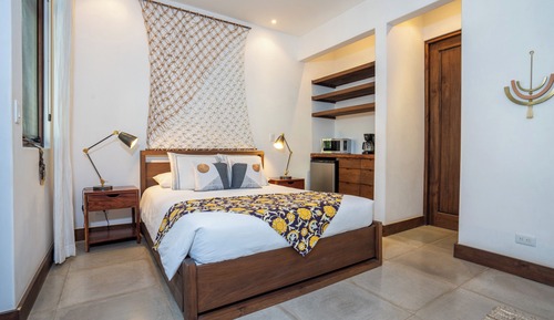 Casa adosada Deluxe, varias camas, terraza, vistas al mar (9 Calle la Ronda | 3 BR | 3.5 BA)