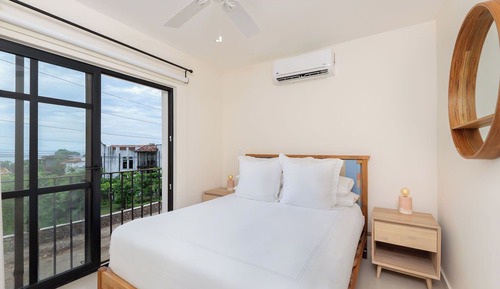 Apartamento Deluxe, varias camas, terraza, vistas a la ciudad (7641 Terrace Flat | 2 BR | 2.5 BA)