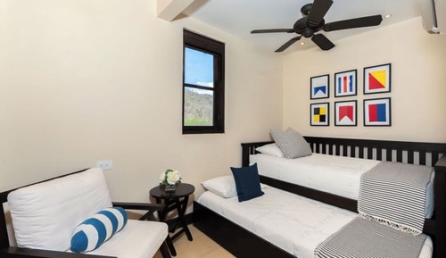 Casa adosada Deluxe, varias camas, piscina privada (3 Paseo Miraflores | 4 BR | 3.5 BA)